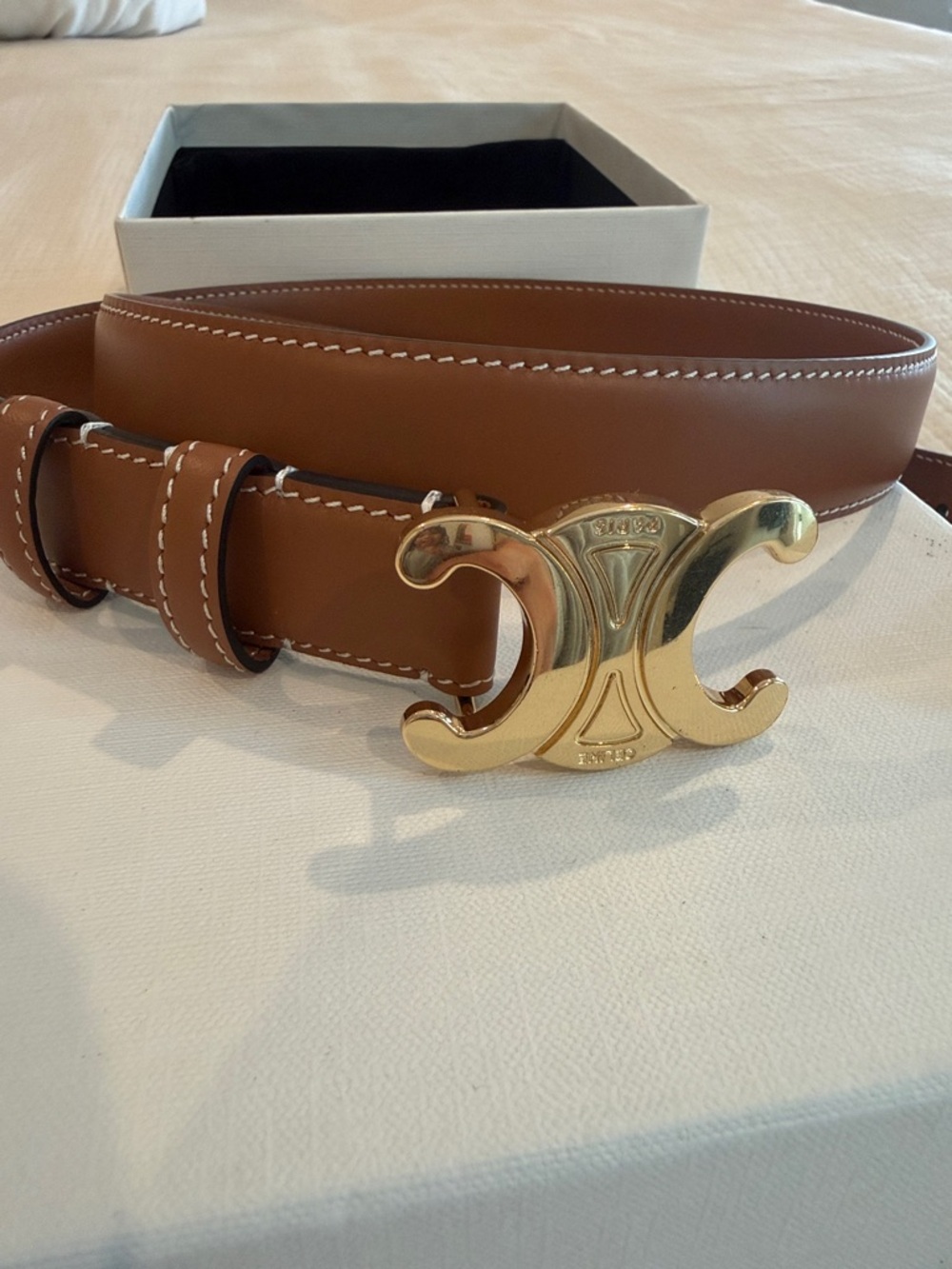 Reposhing. Never worn.